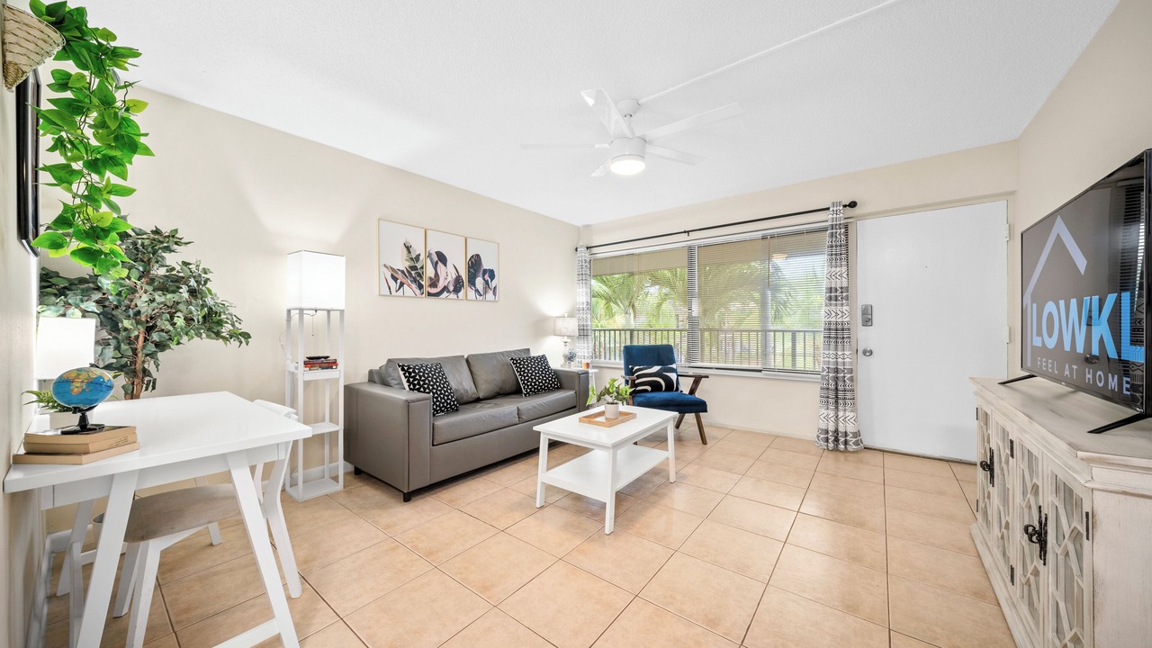 Photo of Livingroom in Jensen Beach