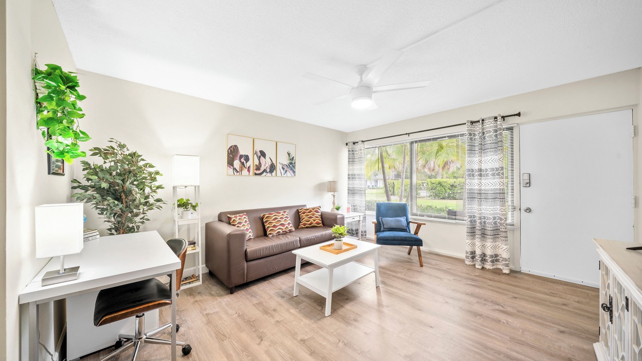 Photo of Livingroom in Jensen Beach