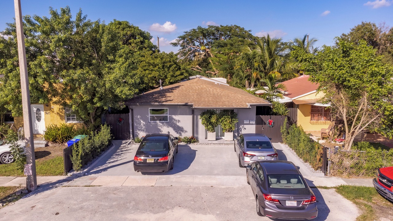 Photo of Outdoor in Coral Way