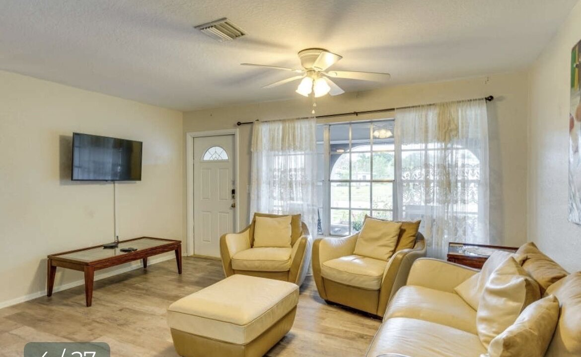 Photo of Livingroom in River Park