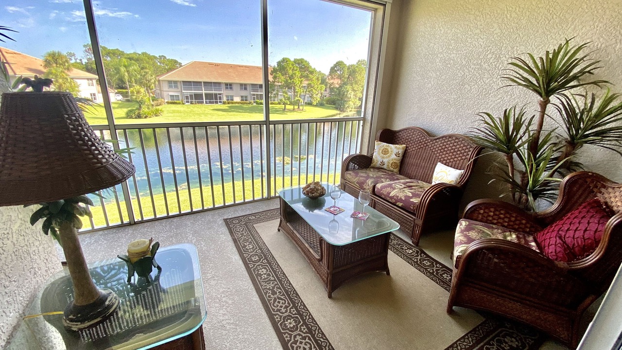 Photo of Livingroom in Imperial Golf Estates