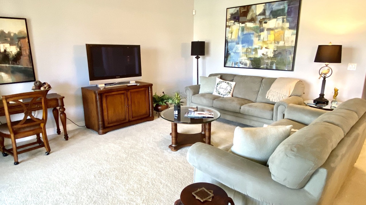 Photo of Livingroom in Imperial Golf Estates
