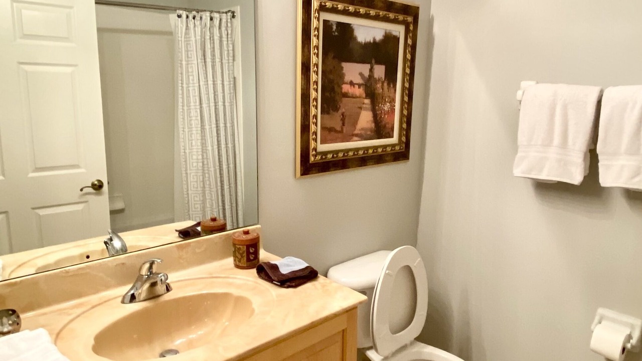 Photo of Bathroom in Imperial Golf Estates
