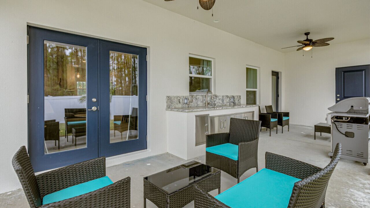 Photo of Patio Balcony in Port Malabar
