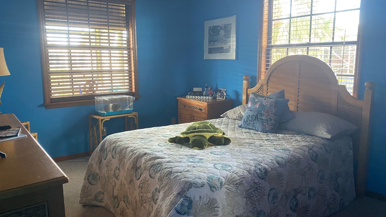 Photo of Bedroom in Sunnyland Beach