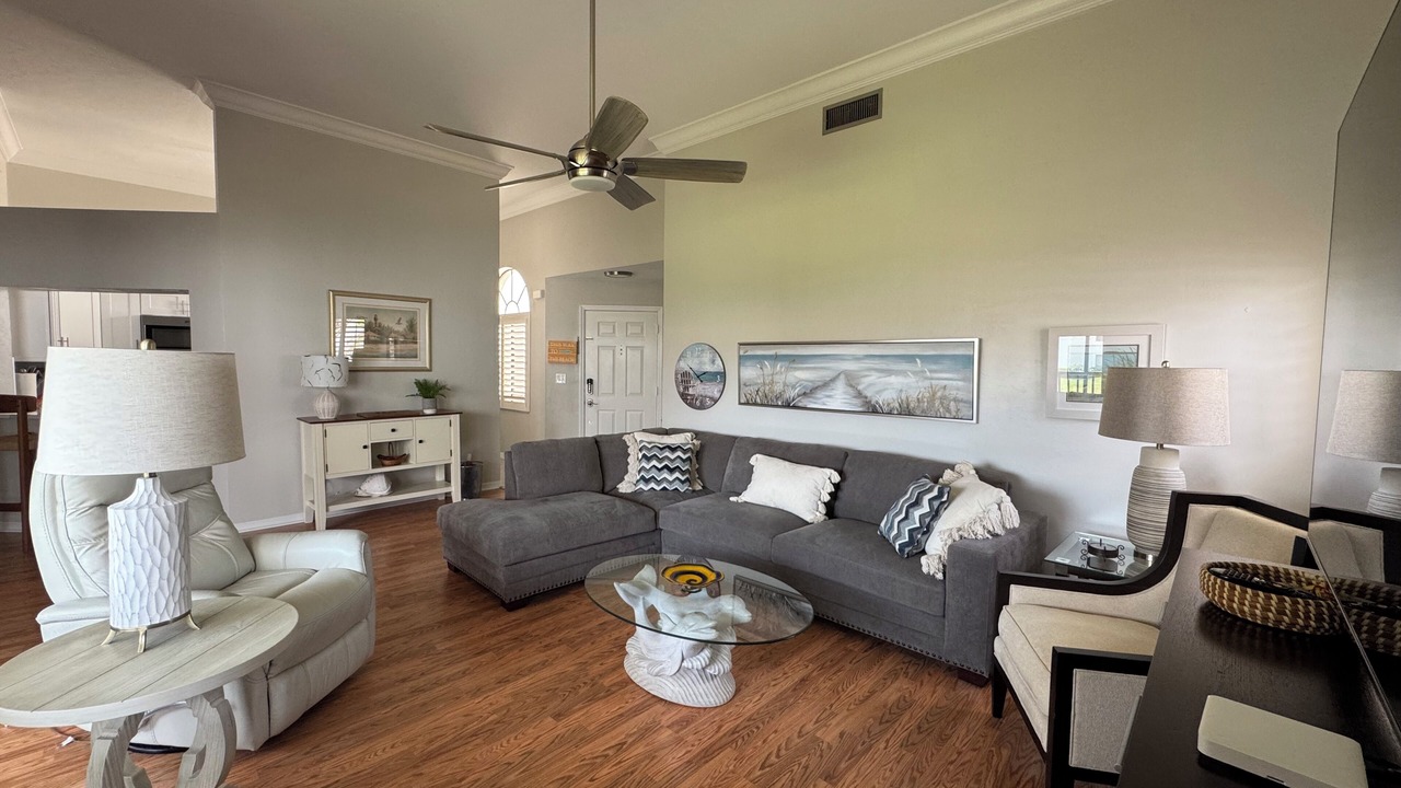 Photo of Livingroom in North Naples