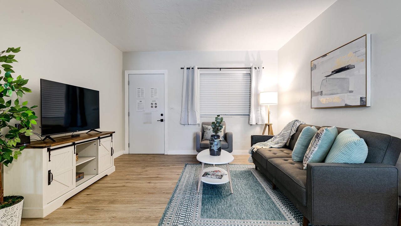 Photo of Livingroom in Virginia Gardens