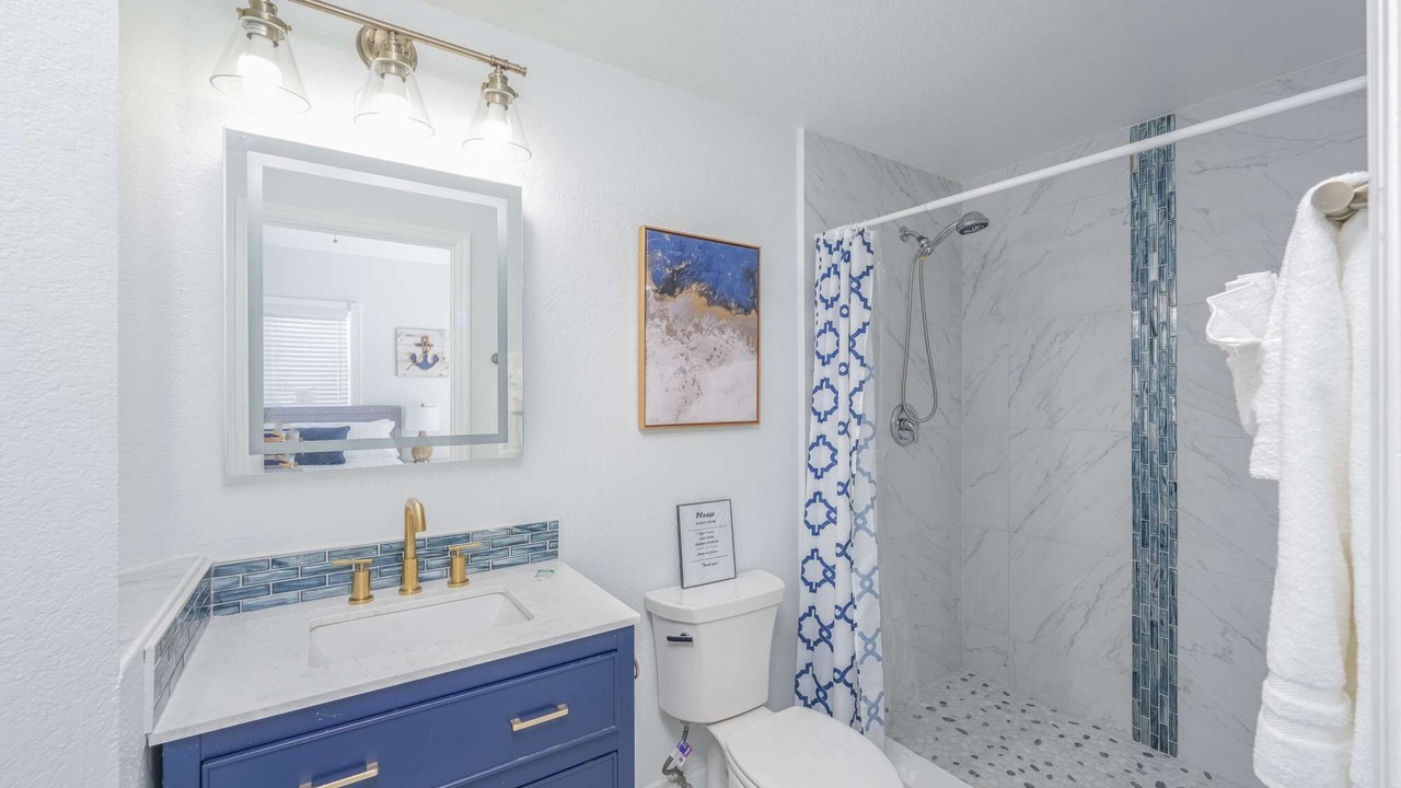 Photo of Bathroom in Marathon
