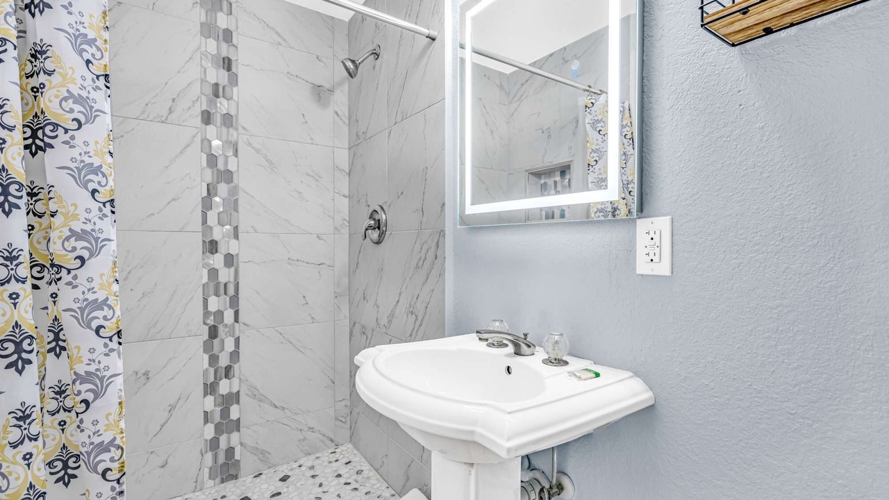 Photo of Bathroom in Marathon