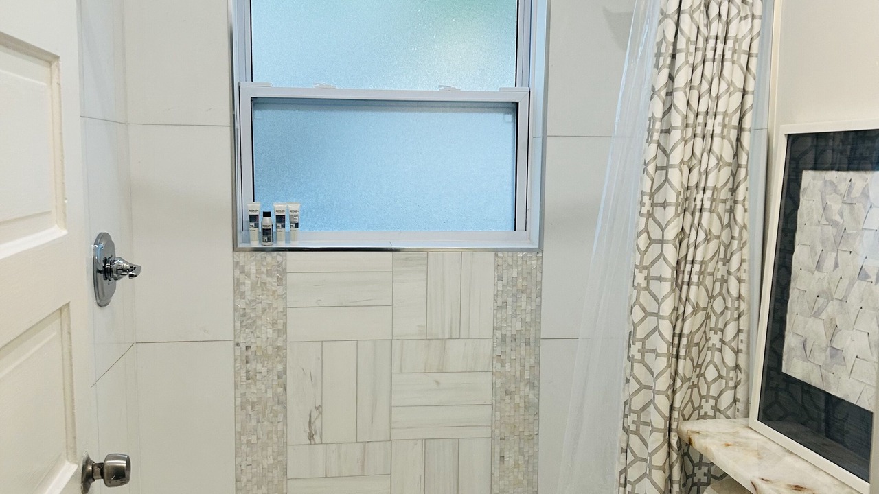 Photo of Bathroom in Poiciana Park II