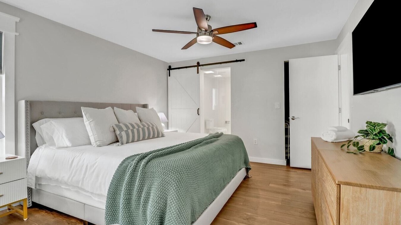 Photo of Bedroom in Central Naples