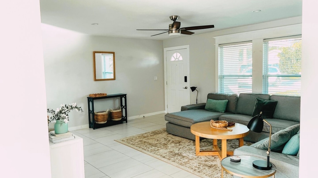 Photo of Livingroom in Central Naples
