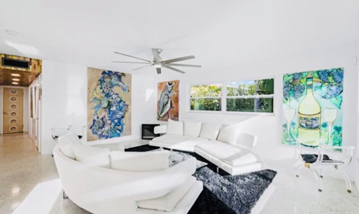Photo of Livingroom in Valencia Terrace