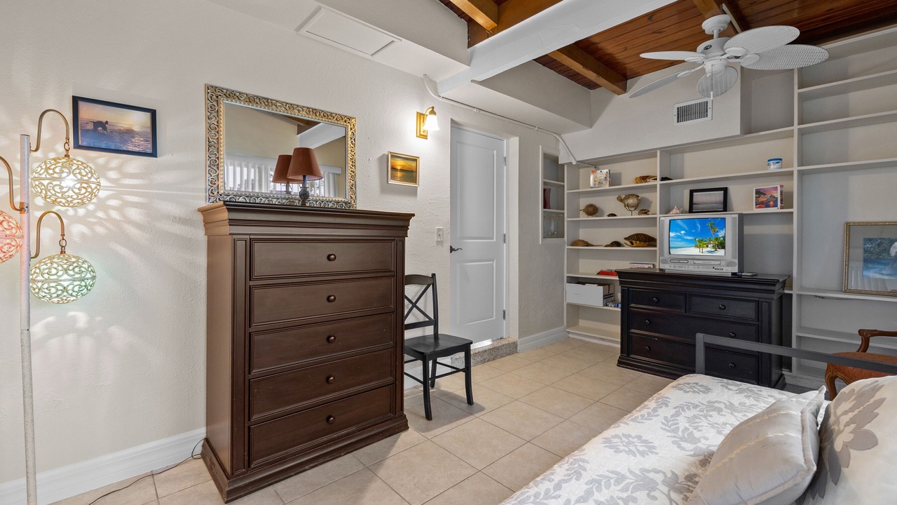 Photo of Bedroom in Yacht Club