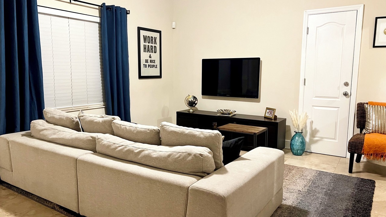 Photo of Livingroom in Northeast Miami