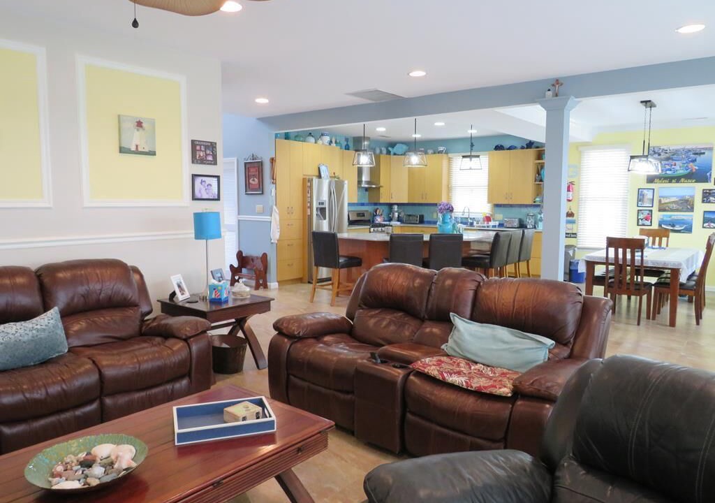 Photo of Livingroom in Beach Haven West