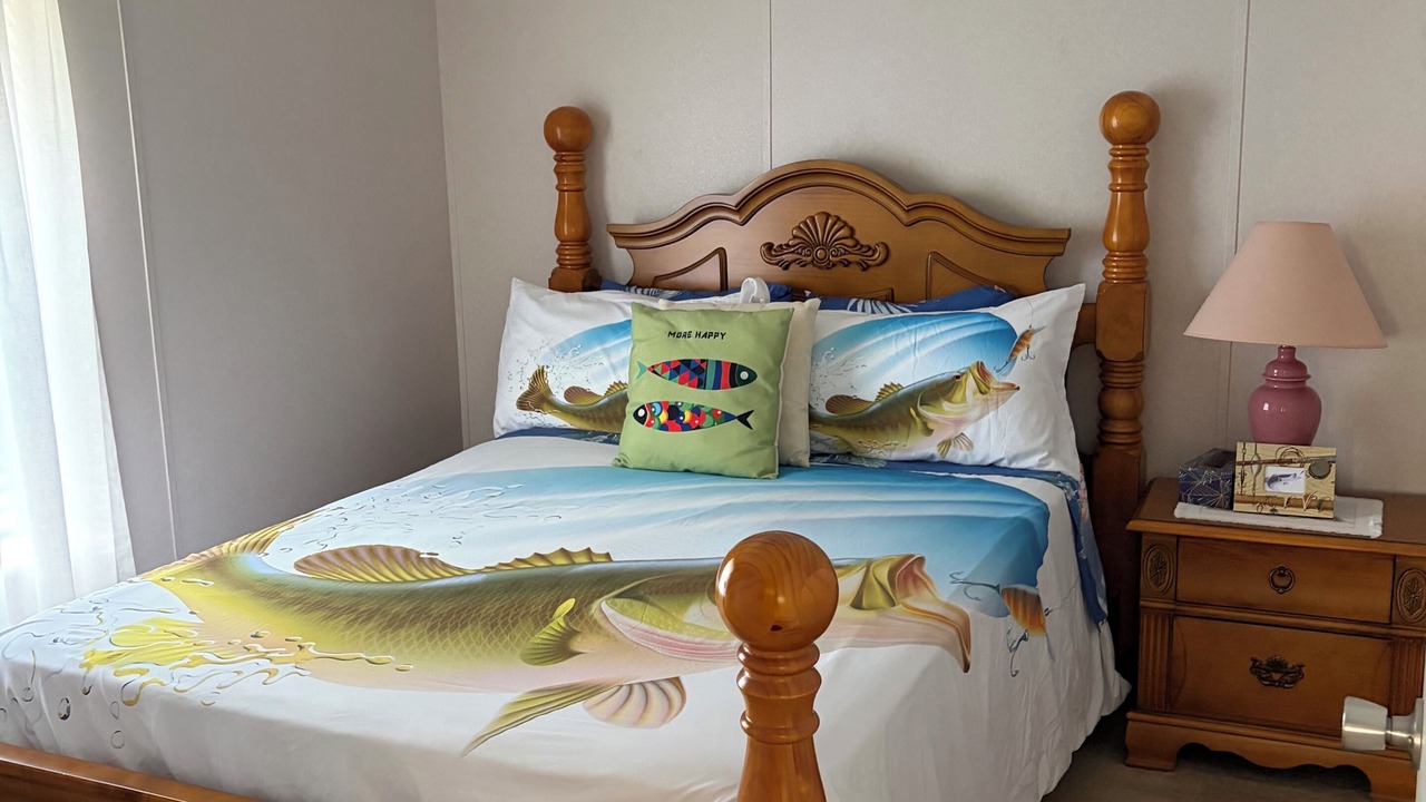 Photo of Bedroom in Taylor Creek