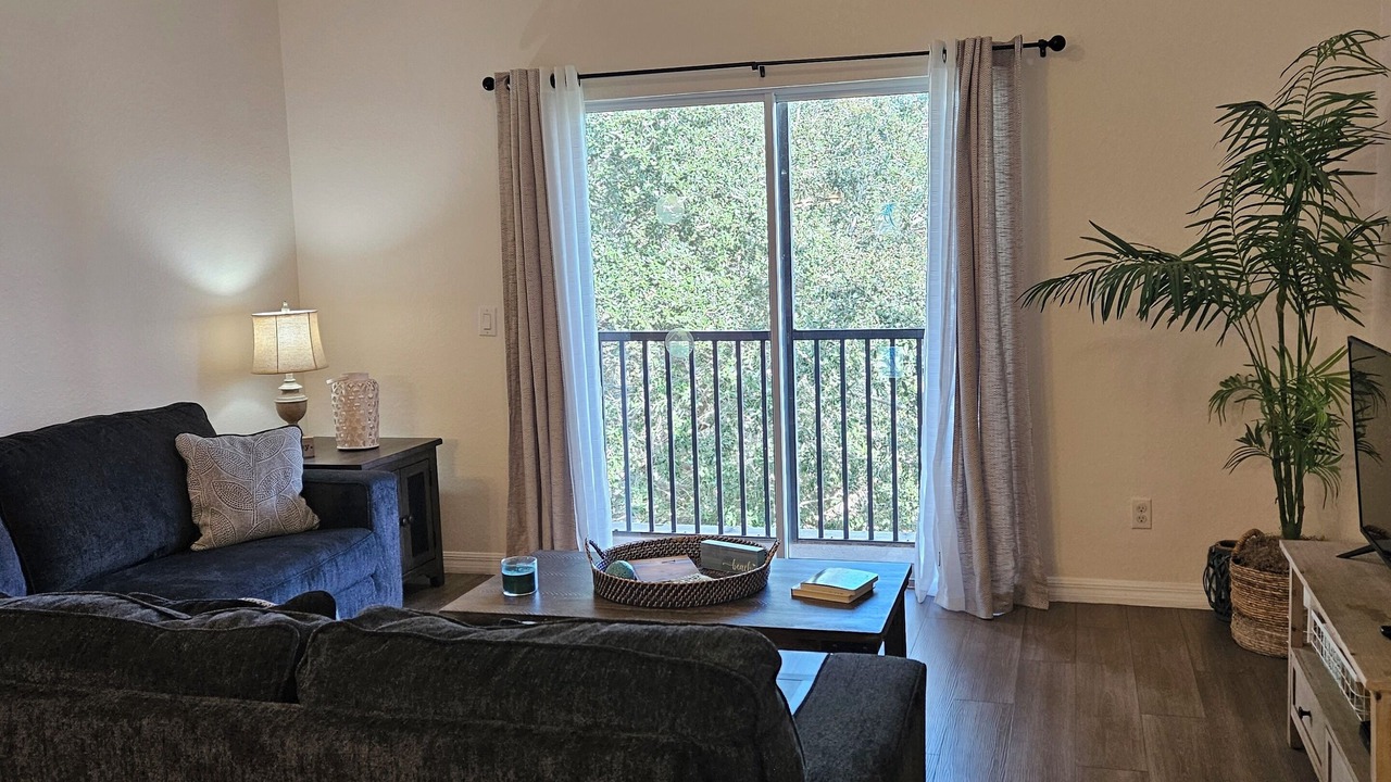 Photo of Livingroom in Bahama Bay