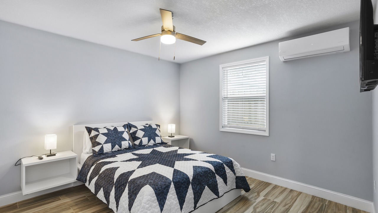 Photo of Bedroom in North Forest Hills