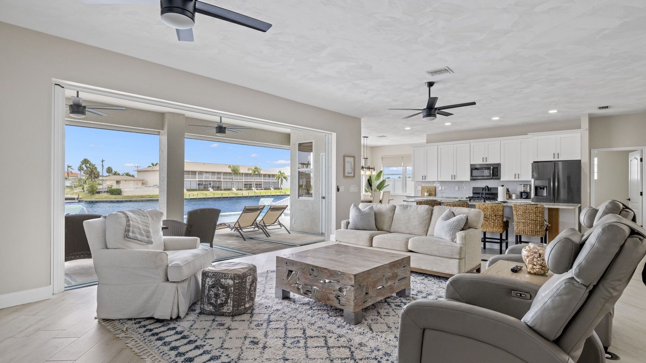 Photo of Livingroom in Caloosahatchee