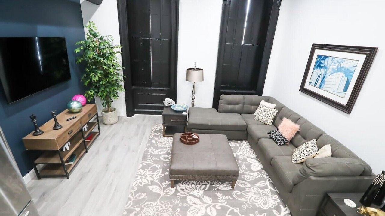 Photo of Livingroom in Downtown Historic District