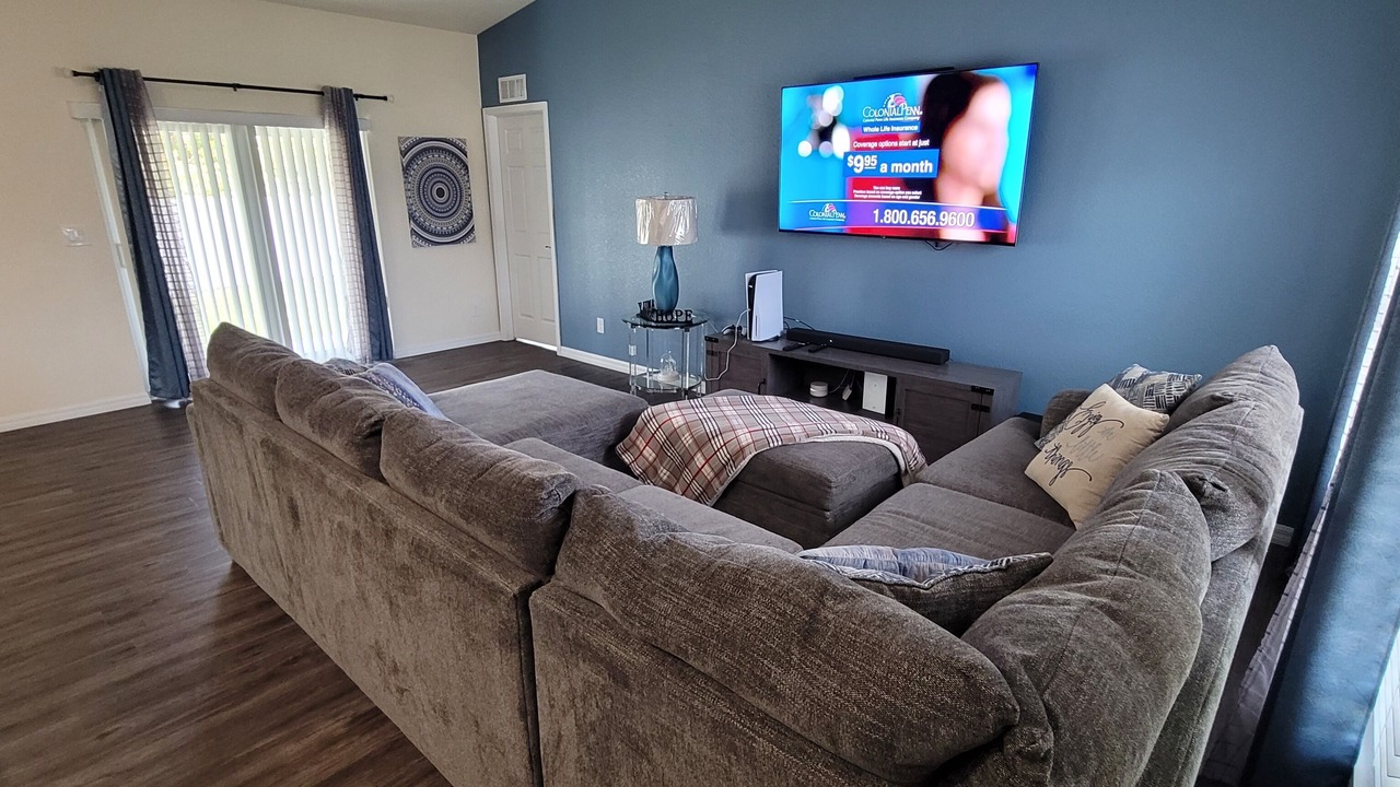 Photo of Livingroom in LaBelle