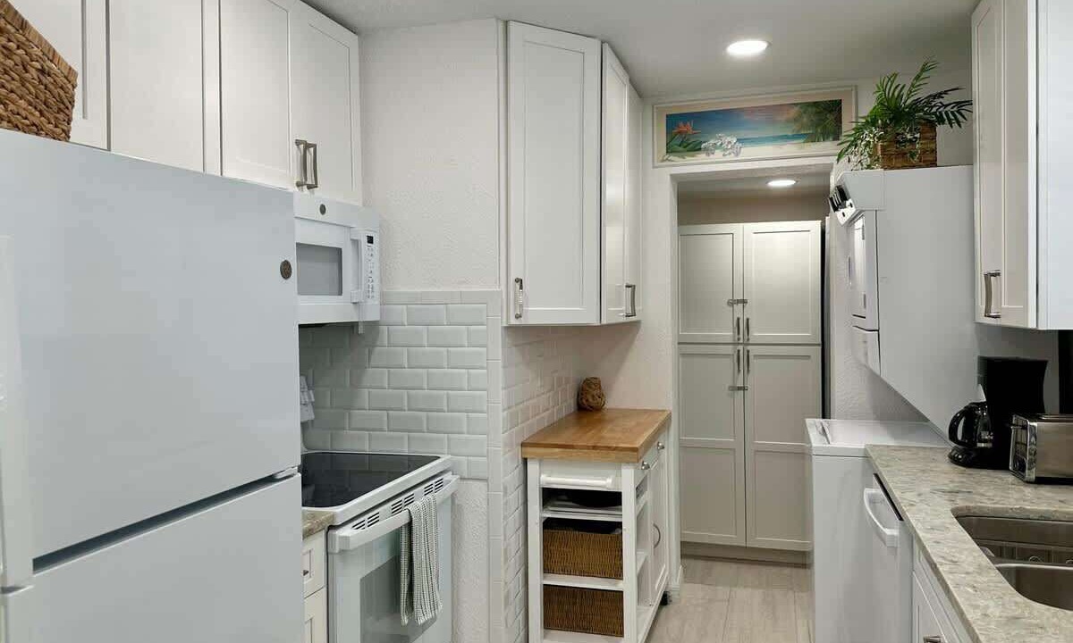 Photo of Kitchen in Mid Island