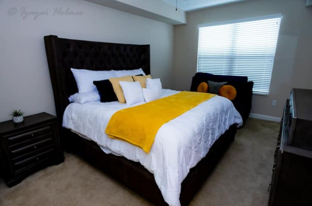 Photo of Bedroom in Carver City - Lincoln Gardens