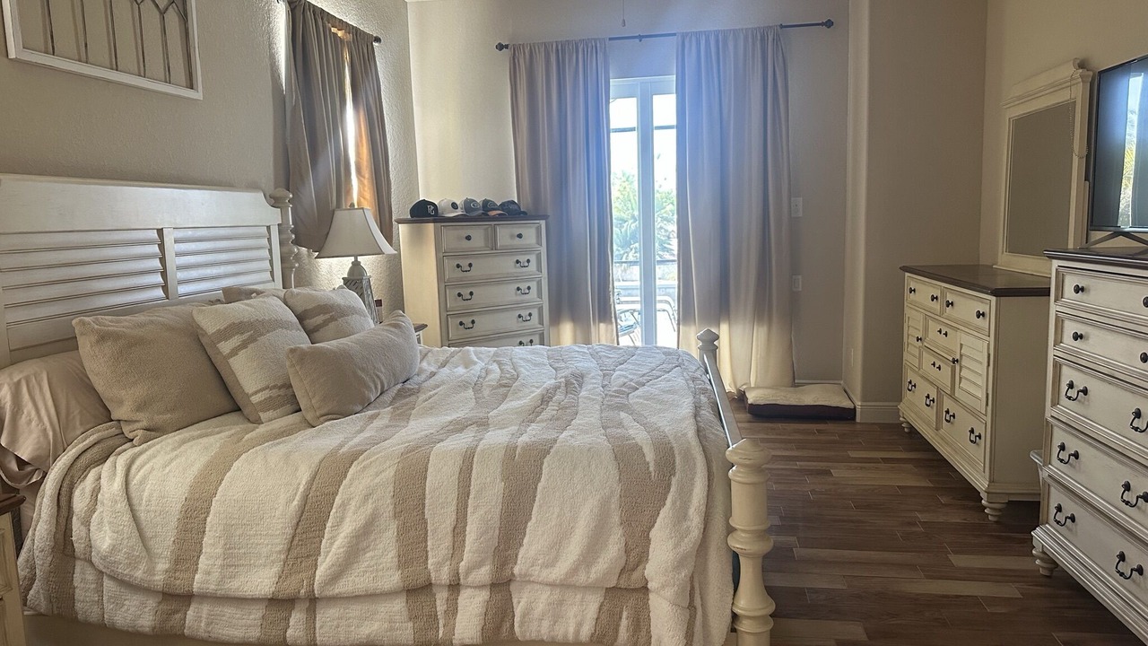 Photo of Bedroom in Manatee Bay