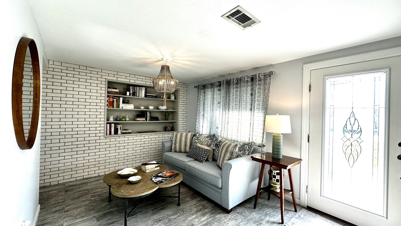 Photo of Livingroom in Englewood
