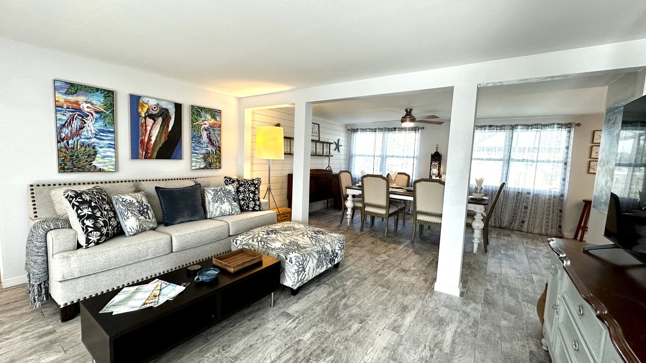 Photo of Livingroom in Englewood