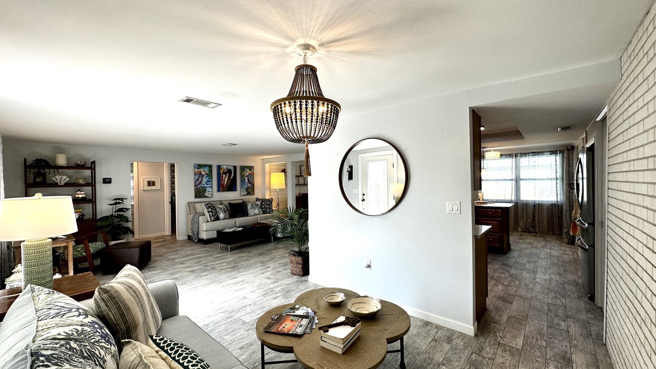 Photo of Livingroom in Englewood
