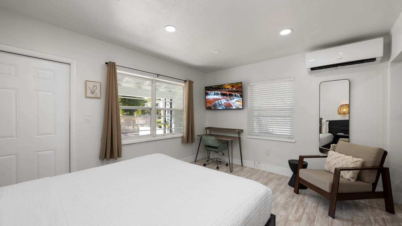 Photo of Bedroom in Northeast Miami