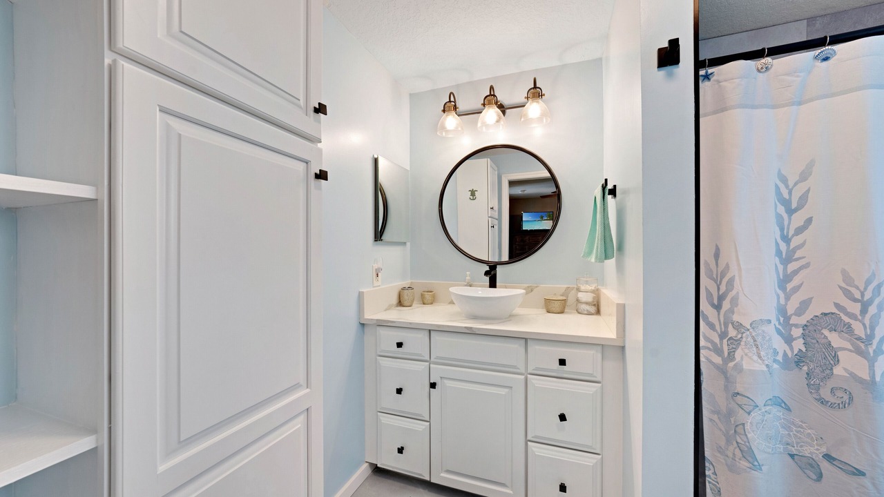 Photo of Bathroom in Hutchinson Island South