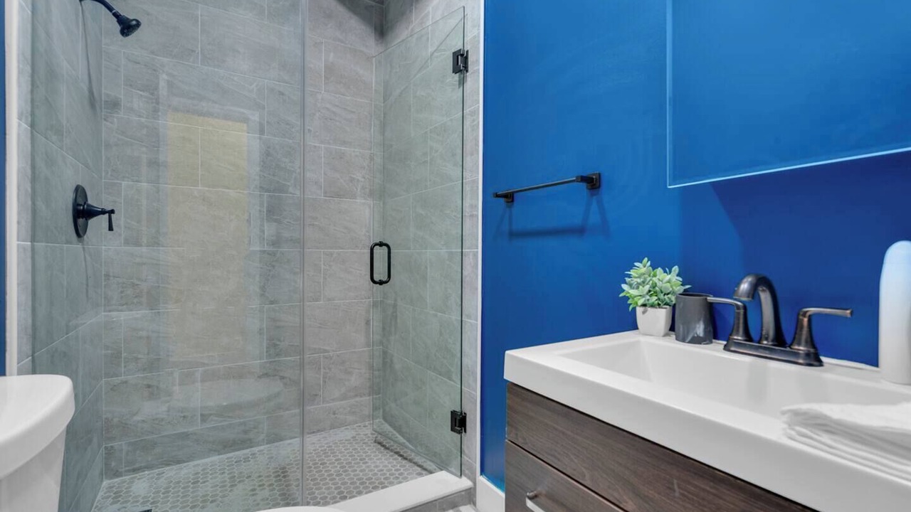 Photo of Bathroom in Allapattah