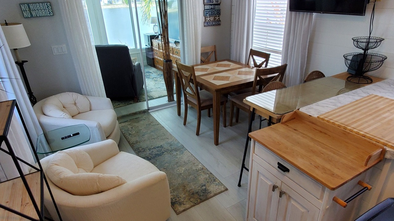 Photo of Bedroom in Imperial Golf Estates