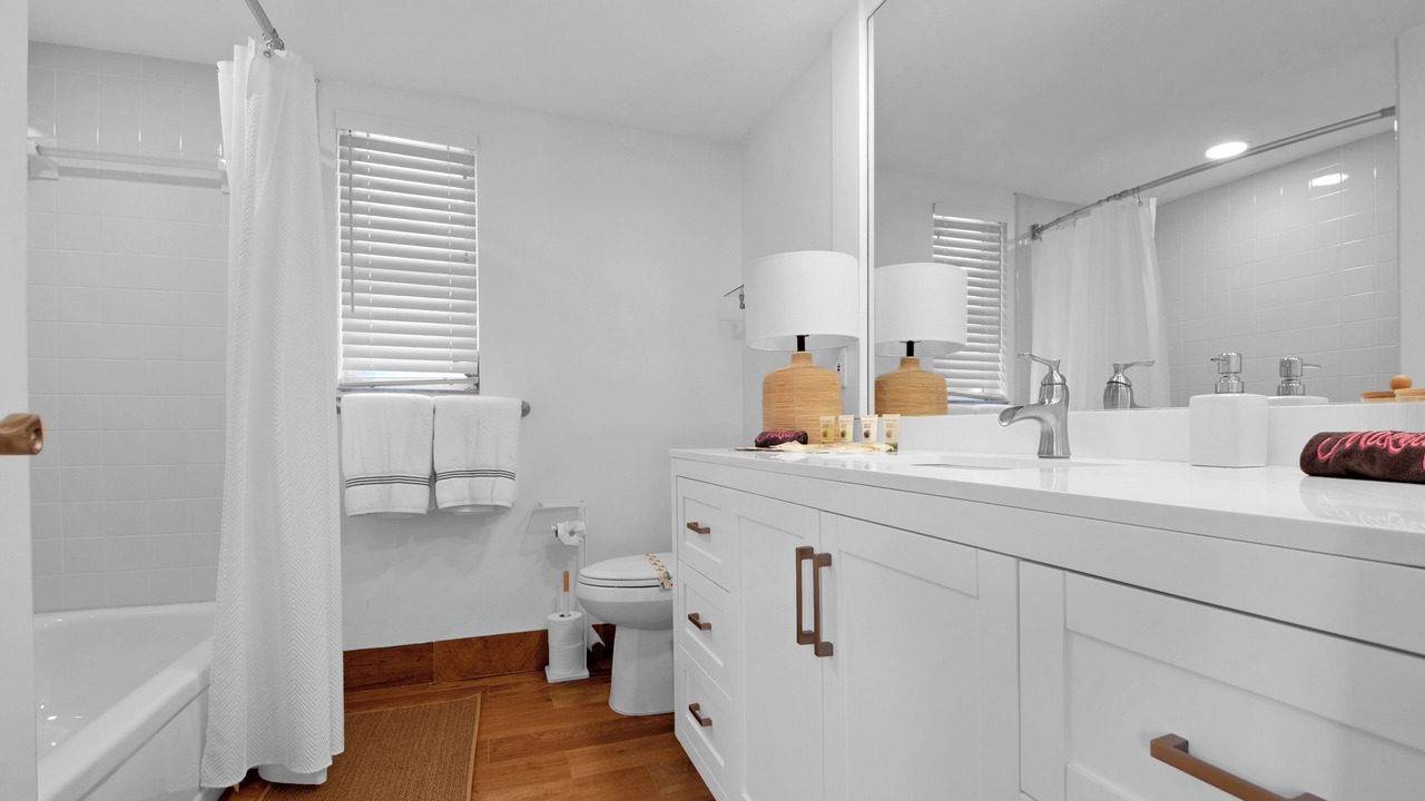 Photo of Bathroom in Isles of Capri