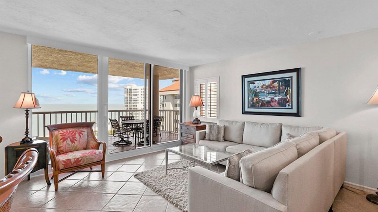 Photo of Livingroom in Park Shore