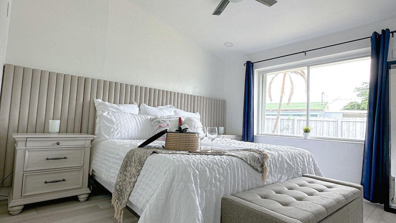 Photo of Bedroom in Hialeah