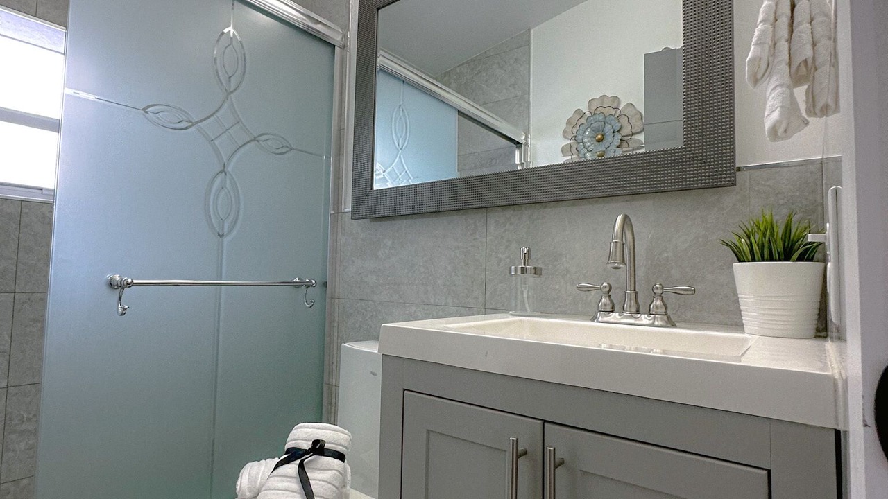 Photo of Bathroom in Hialeah
