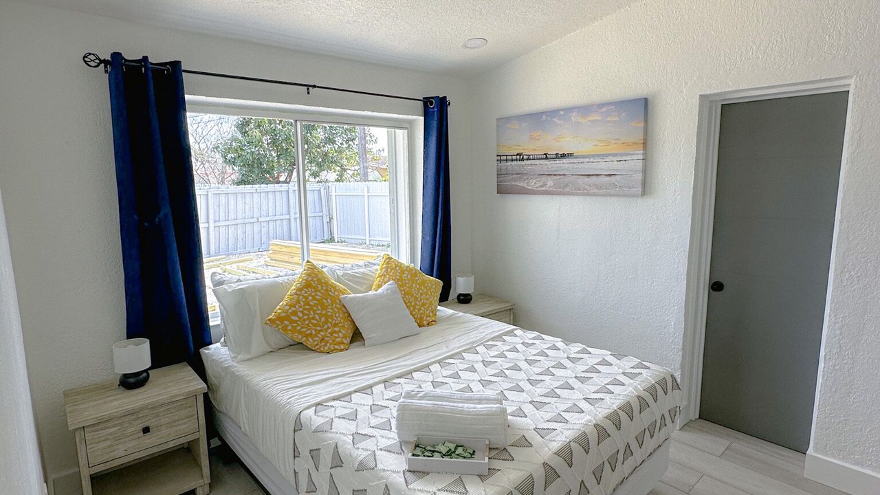 Photo of Bedroom in Hialeah