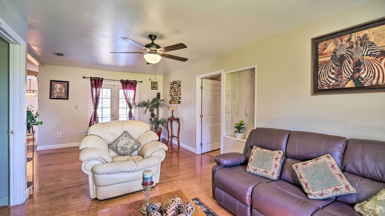 Photo of Livingroom in Highland