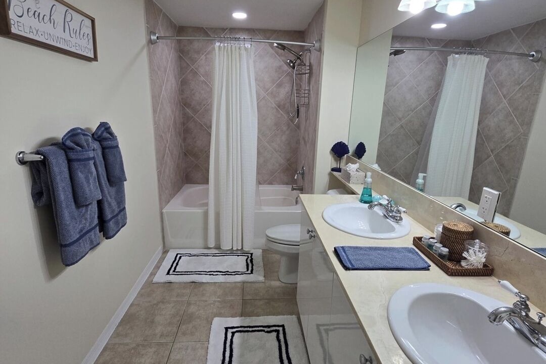 Photo of Bathroom in East Ocean Ave