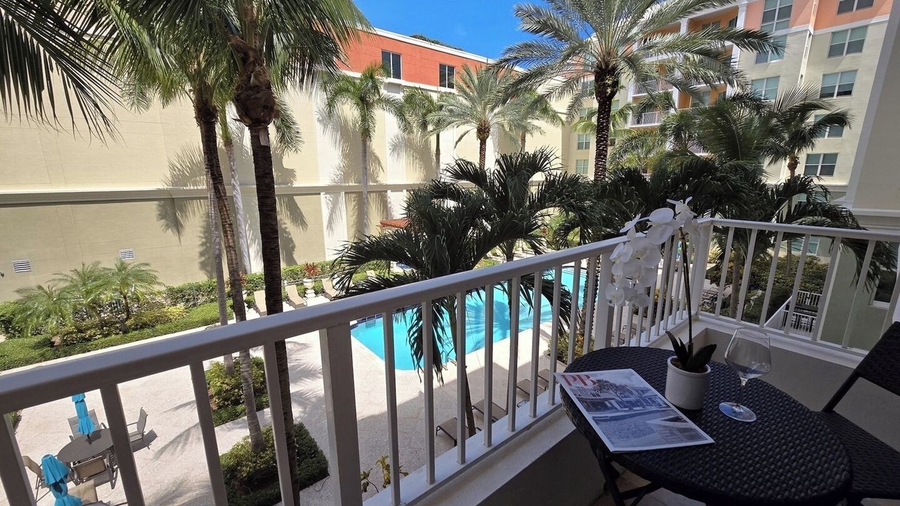 Photo of Patio Balcony in East Ocean Ave