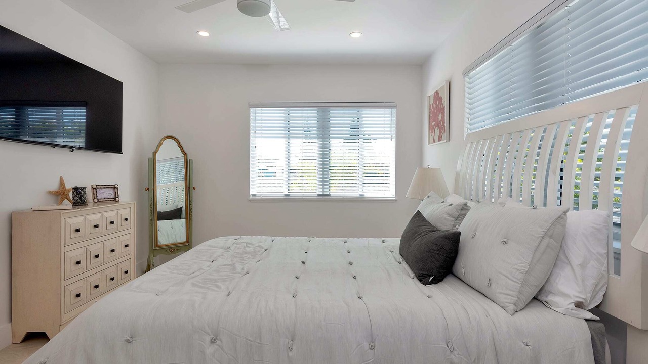 Photo of Bedroom in Lake Worth