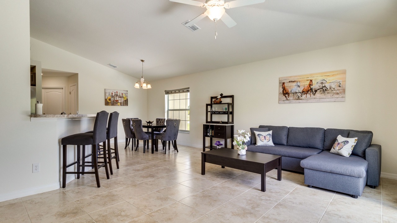 Photo of Livingroom in River Ranch
