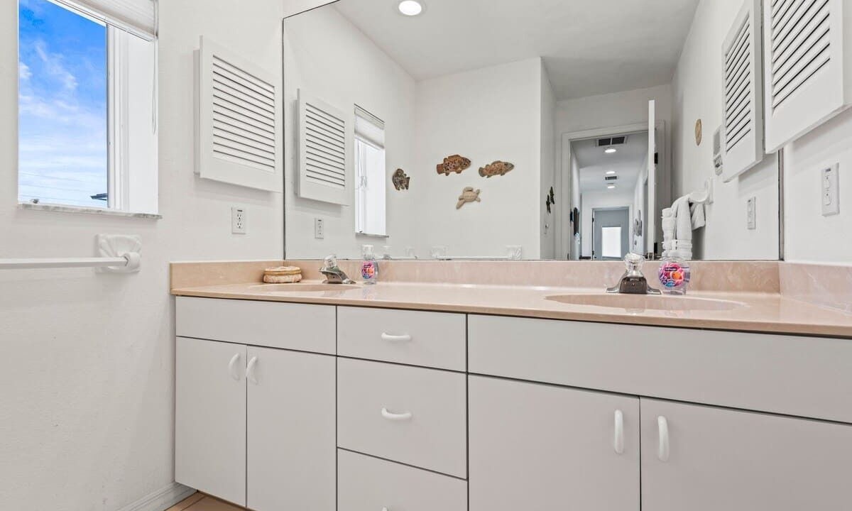 Photo of Bathroom in Redington Beach