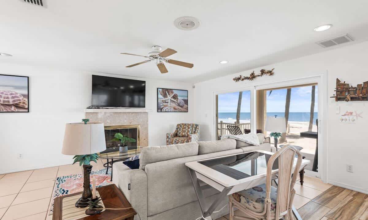 Photo of Livingroom in Redington Beach