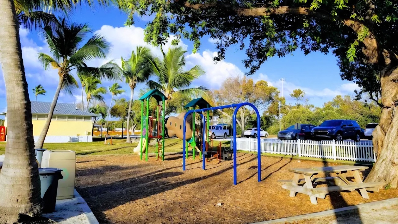 Photo of Others in Tavernier