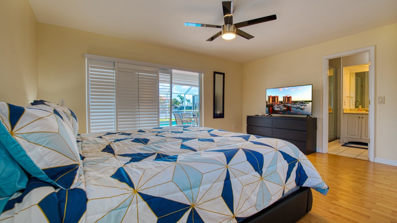 Photo of Bedroom in Yacht Club